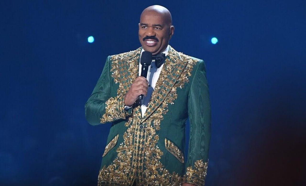 Steve_Harvey__Divorziato__Dalle_Sue_Prime_Due_Mogli_a8e4w7kysB - Confidenze24 source:thehollywoodgossip - Steve Harvey è Divorziato – Dalle Sue Prime Due Mogli - Steve Harvey a dicembre 2019.