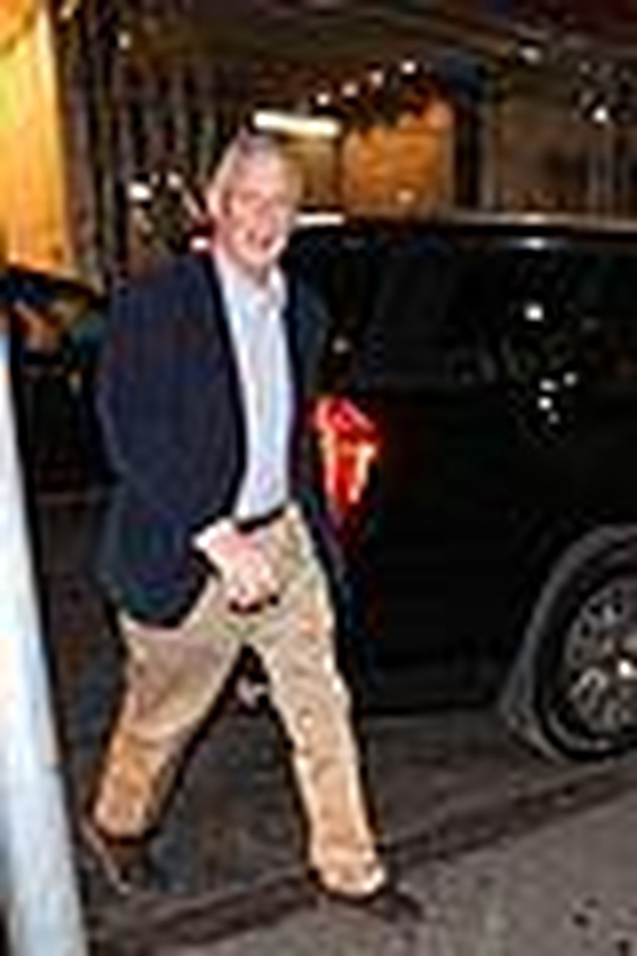 source:justjared - Taylor Swift e la cena a Nobu con i genitori - Taylor Swift a cena con i genitori 04