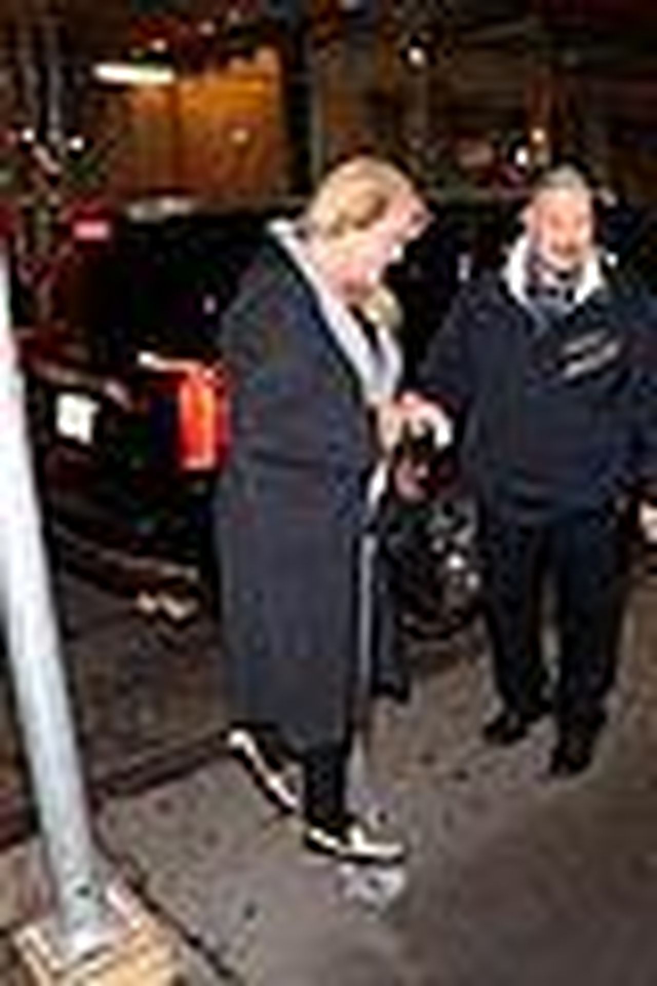 source:justjared - Taylor Swift e la cena a Nobu con i genitori - Taylor Swift a cena con i genitori 02
