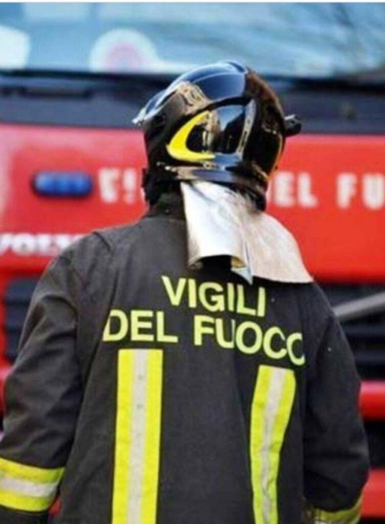 Terremoto_a_Napoli_scossa_sul_Vesuvio_di_magnitudo_26_WGERI8uWke - Confidenze24 Terremoto a Napoli, scossa sul Vesuvio di magnitudo 2.6 - Vigili del fuoco