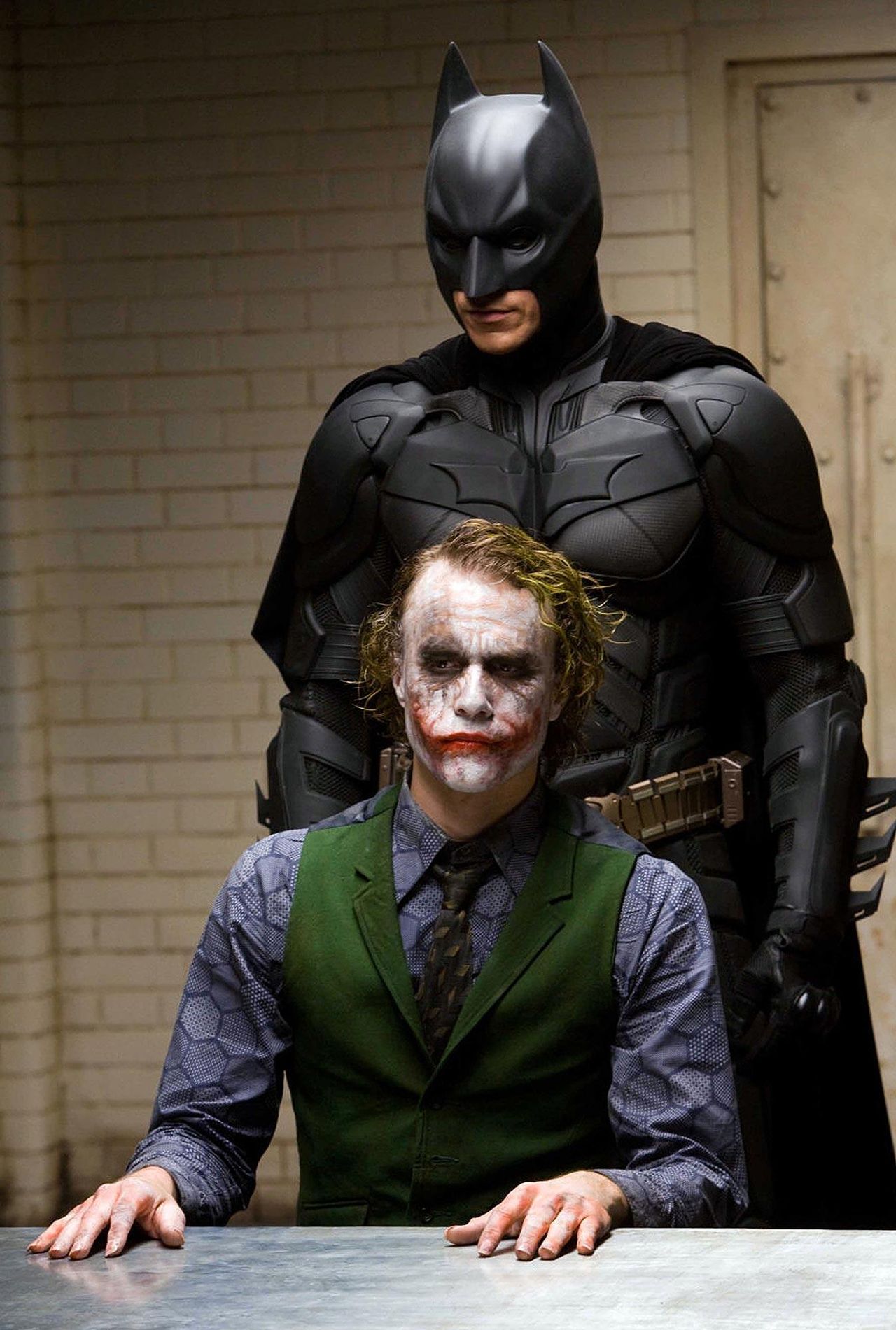 The_Dark_Knight_2008_QhIrBnKl3j - Confidenze24 source:usmagazine - ‘The Dark Knight’ (2008) - Heath Ledger in The Dark Knight