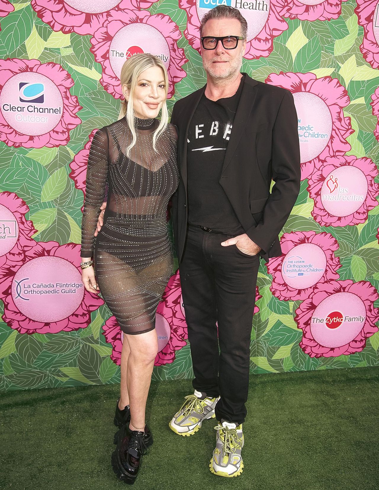 Tori_Spelling_e_Dean_McDermott_Un_Legame_Inossidabile_PQ8UuCfzCo - Confidenze24 source:usmagazine - Tori Spelling e Dean McDermott: Un Legame Inossidabile - Tori Spelling e Dean McDermott