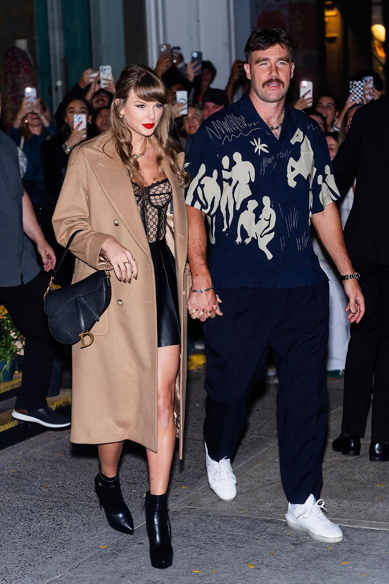 Travis_Kelce_e_il_suo_Capodanno_XLfpTc3JXw - Confidenze24 source:usmagazine - Travis Kelce e il suo Capodanno - Taylor Swift e Travis Kelce