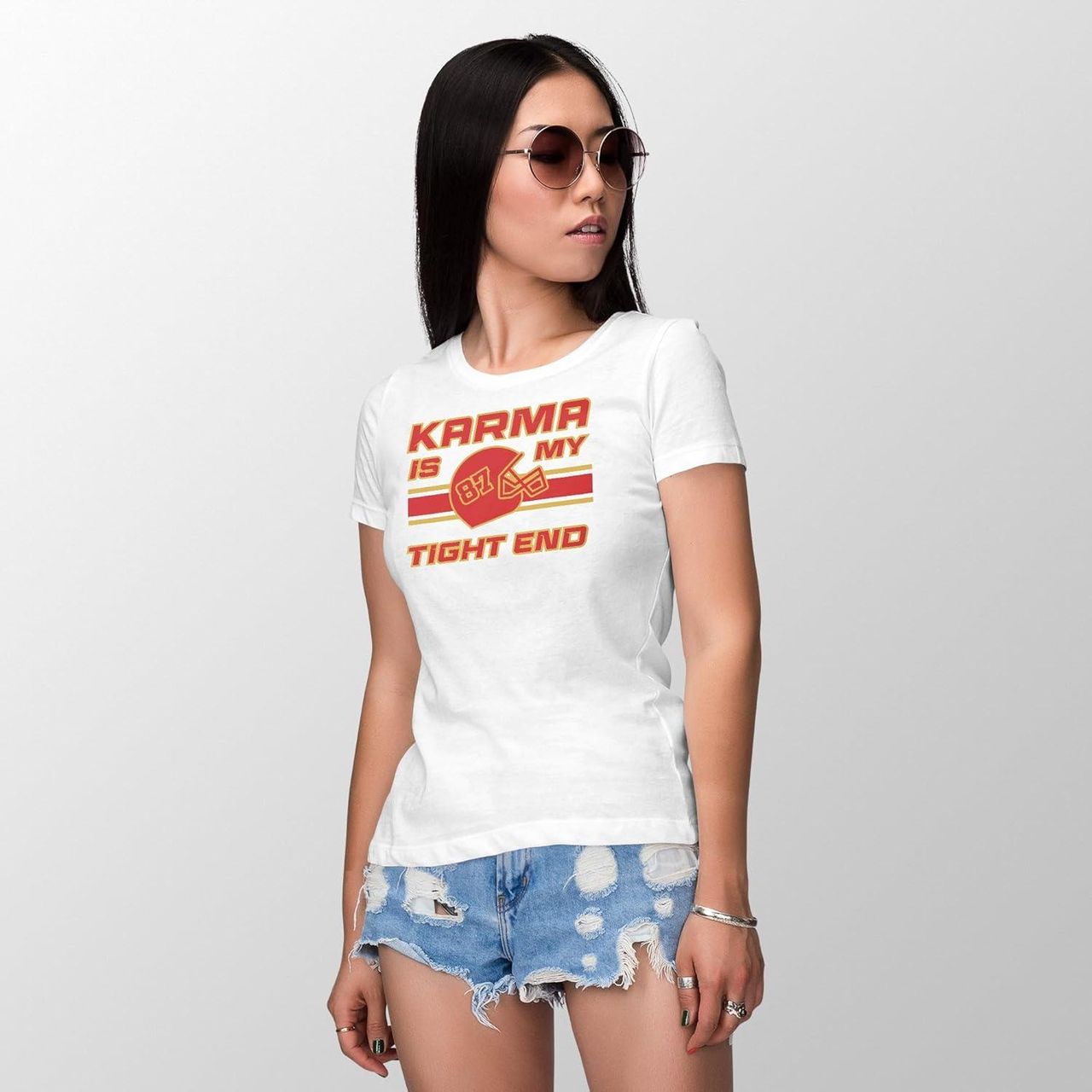 Tshirt_Karma_Is_My_Tight_End_8xa8fyzAdP - Confidenze24 source:billboard - T-shirt 'Karma Is My Tight End' - T-shirt 'Karma Is My Tight End'