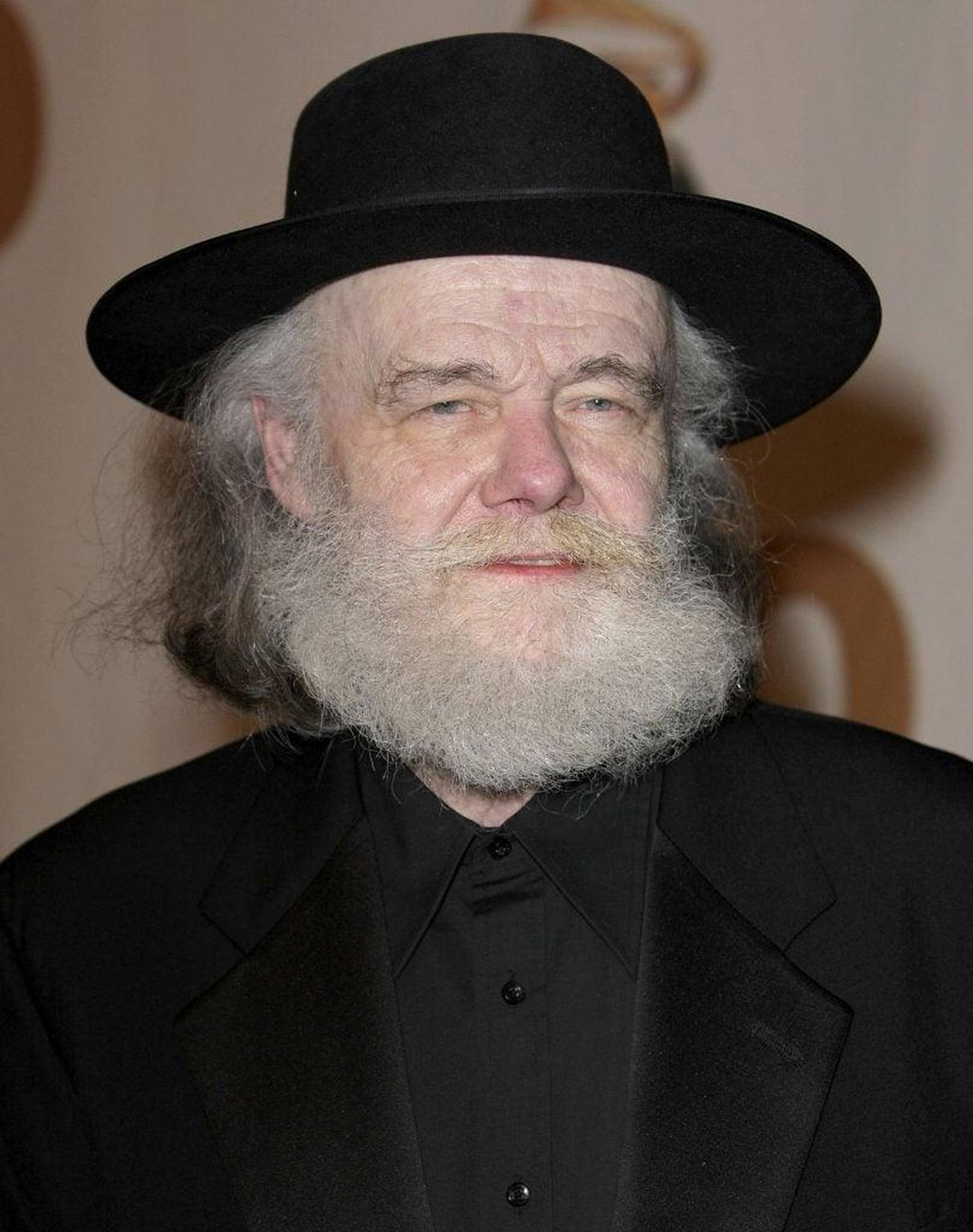 Un_Eredit_Imponente_2Ju5VC9QaY - Confidenze24 source:thehollywoodgossip - Un Eredità Imponente - Garth Hudson alla Cerimonia di Merito della Recording Academy