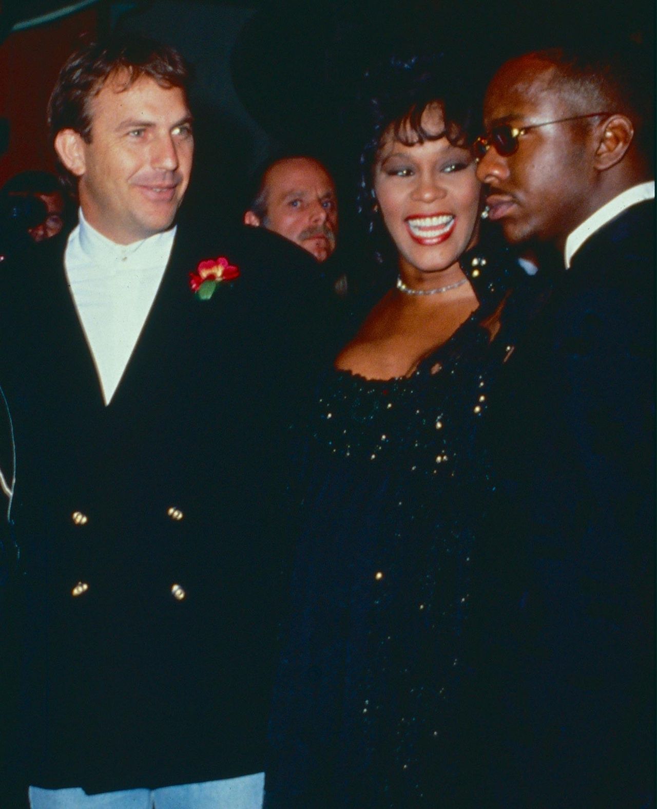 Un_Legame_Indissolubile_UrUyOyiivo - Confidenze24 source:usmagazine - Un Legame Indissolubile - Kevin Costner e Whitney Houston sul set di Bodyguard
