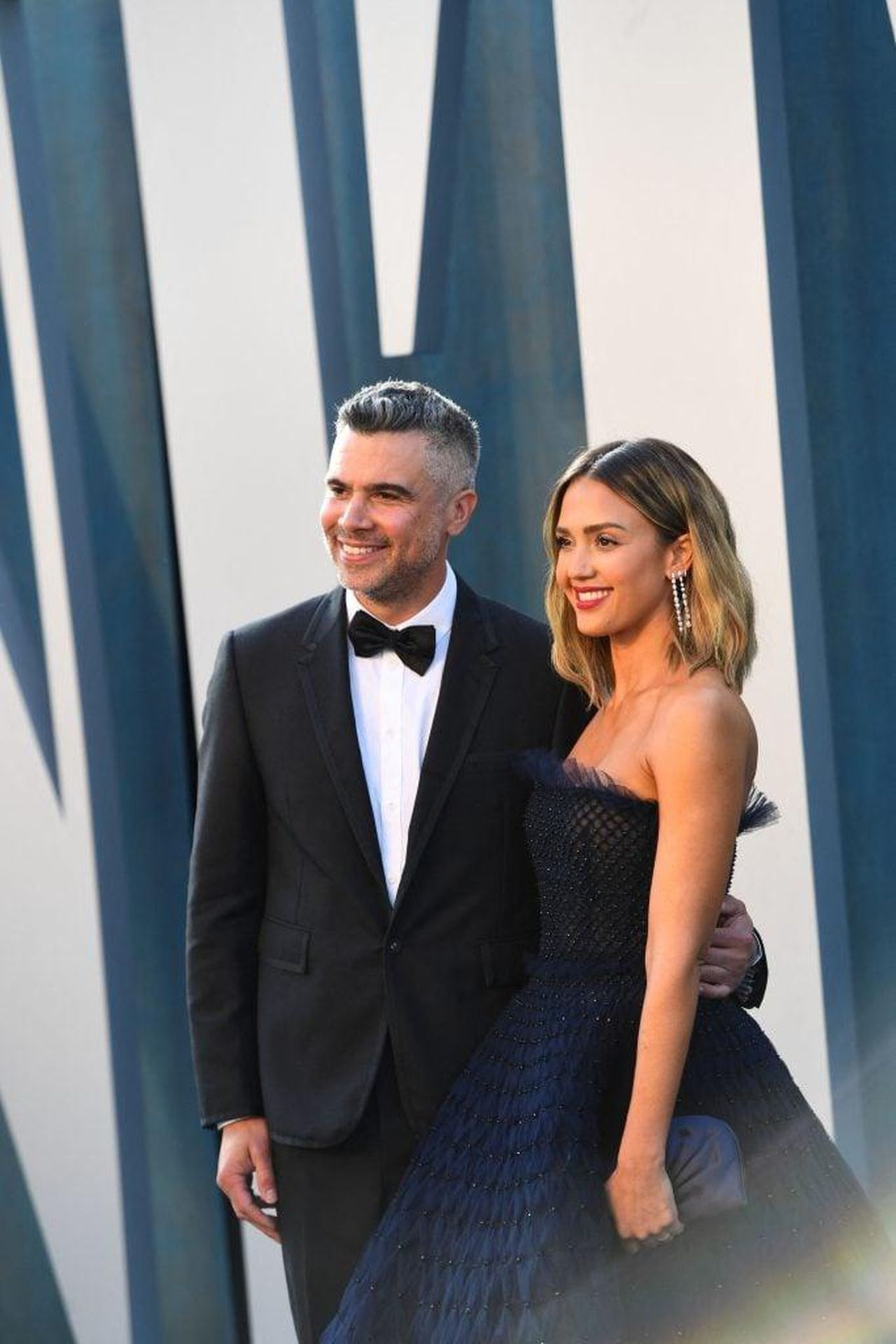Un_Ringraziamento_in_Famiglia_kensylNnbl - Confidenze24 source:thehollywoodgossip - Un Ringraziamento in Famiglia - Jessica Alba e Cash Warren al Vanity Fair Oscar Party