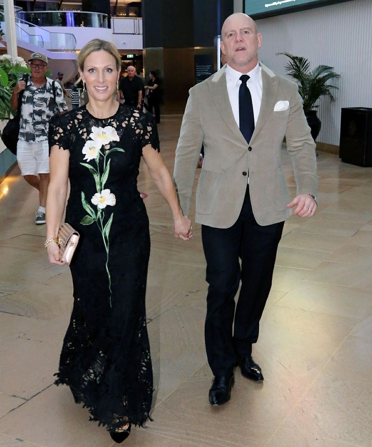 Un_annuale_viaggio_in_Australia_YMvbZvJuz7 - Confidenze24 source:celebitchy - Un annuale viaggio in Australia - Zara e Mike Tindall in Australia