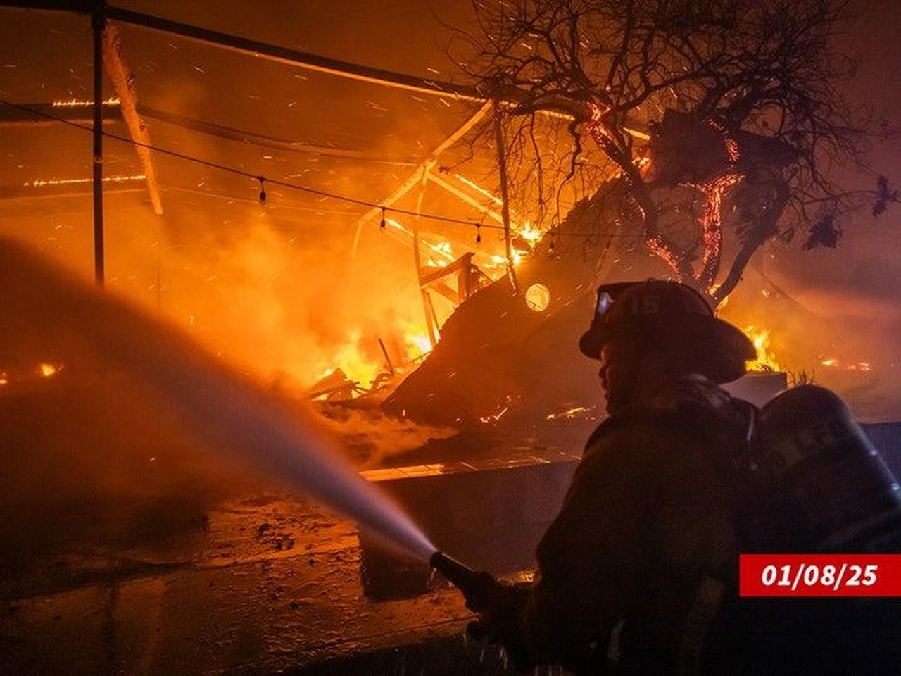 Un_appello_alla_comunit_tCgwyz8JmR - Confidenze24 source:allcelebrities - Un appello alla comunità - Solidarietà durante gli incendi