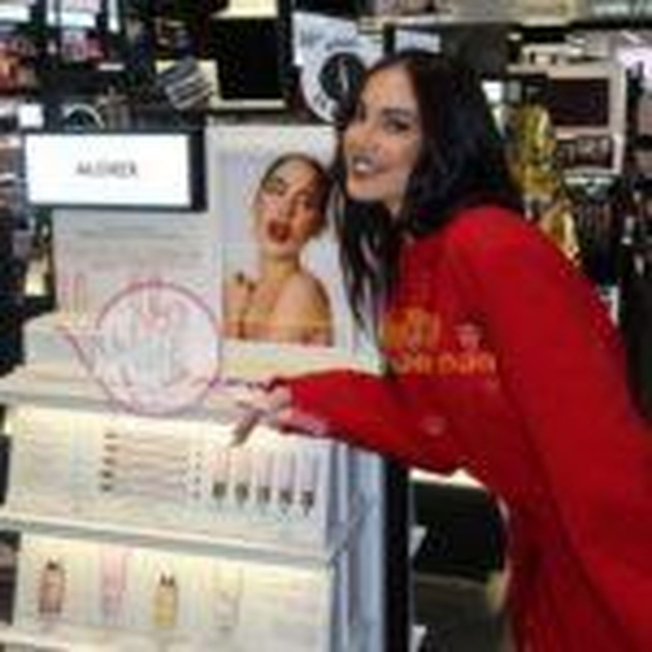 source:il vicolo delle news - Un gesto significativo al compleanno - Giulia e Tony al compleanno