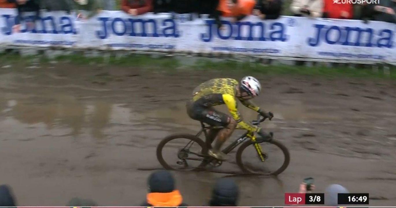 Un_giorno_spero_di_tornare_ai_Mondiali_PljQiP3K38 - Confidenze24 source:Blasting News - Un giorno spero di tornare ai Mondiali - Wout van Aert nel ciclocross di Dendermonde