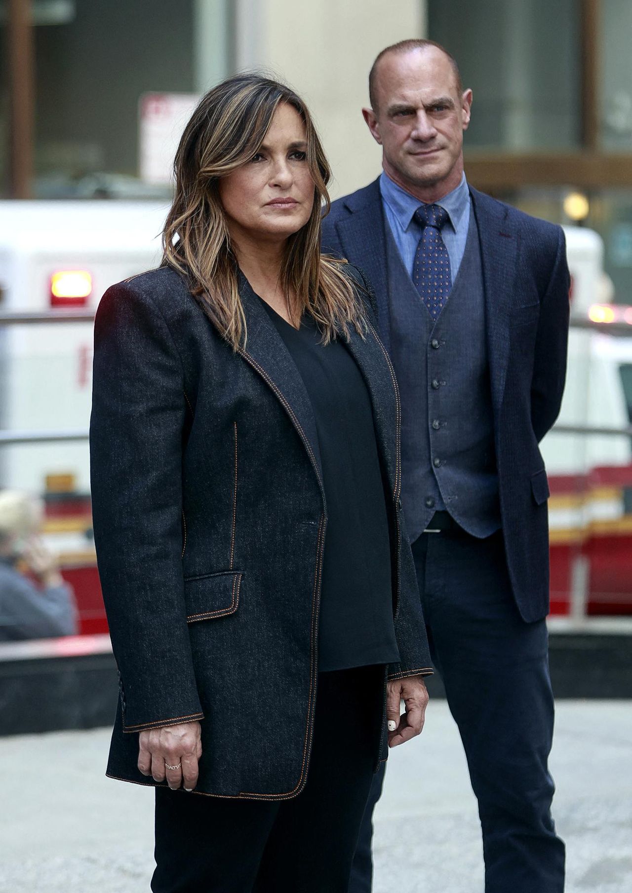 Un_incontro_indimenticabile_kNMJLJO2fg - Confidenze24 source:usmagazine - Un incontro indimenticabile - Mariska Hargitay e Chris Meloni sul set di SVU