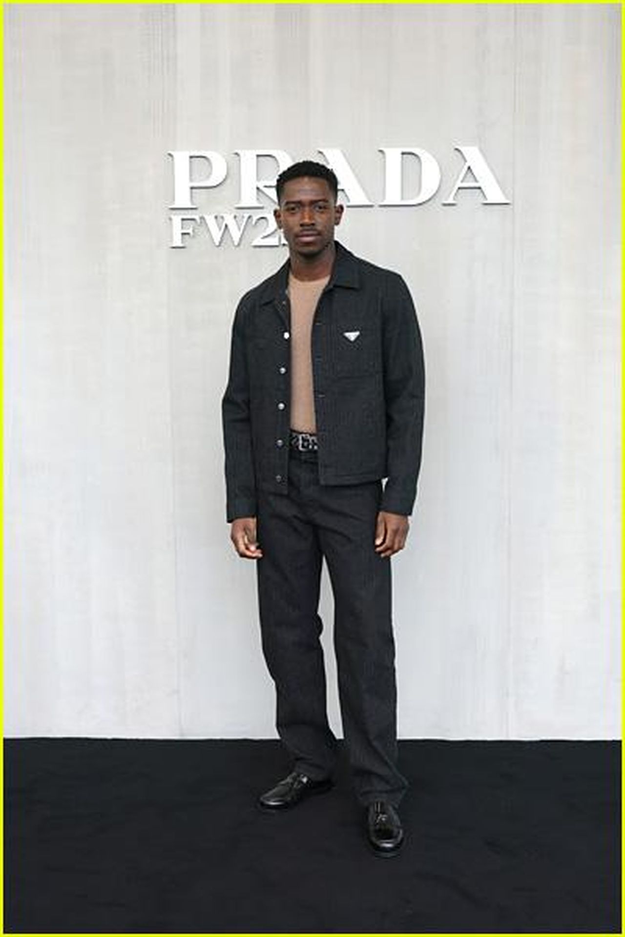 Un_incontro_tra_stelle_Marvel_a_Milano_B2DJe3VGrC - Confidenze24 source:justjared - Un incontro tra stelle Marvel a Milano - Damson Idris alla sfilata Prada