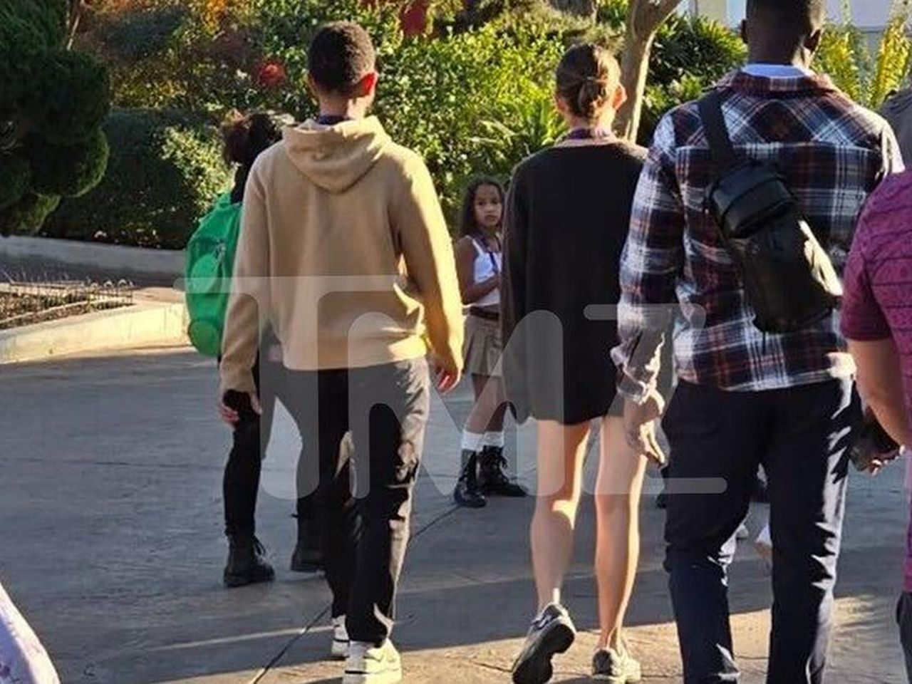 Un_momento_di_relax_Ip8ZOqPogp - Confidenze24 source:allcelebrities - Un momento di relax - Chrissy Teigen e John Legend a Legoland