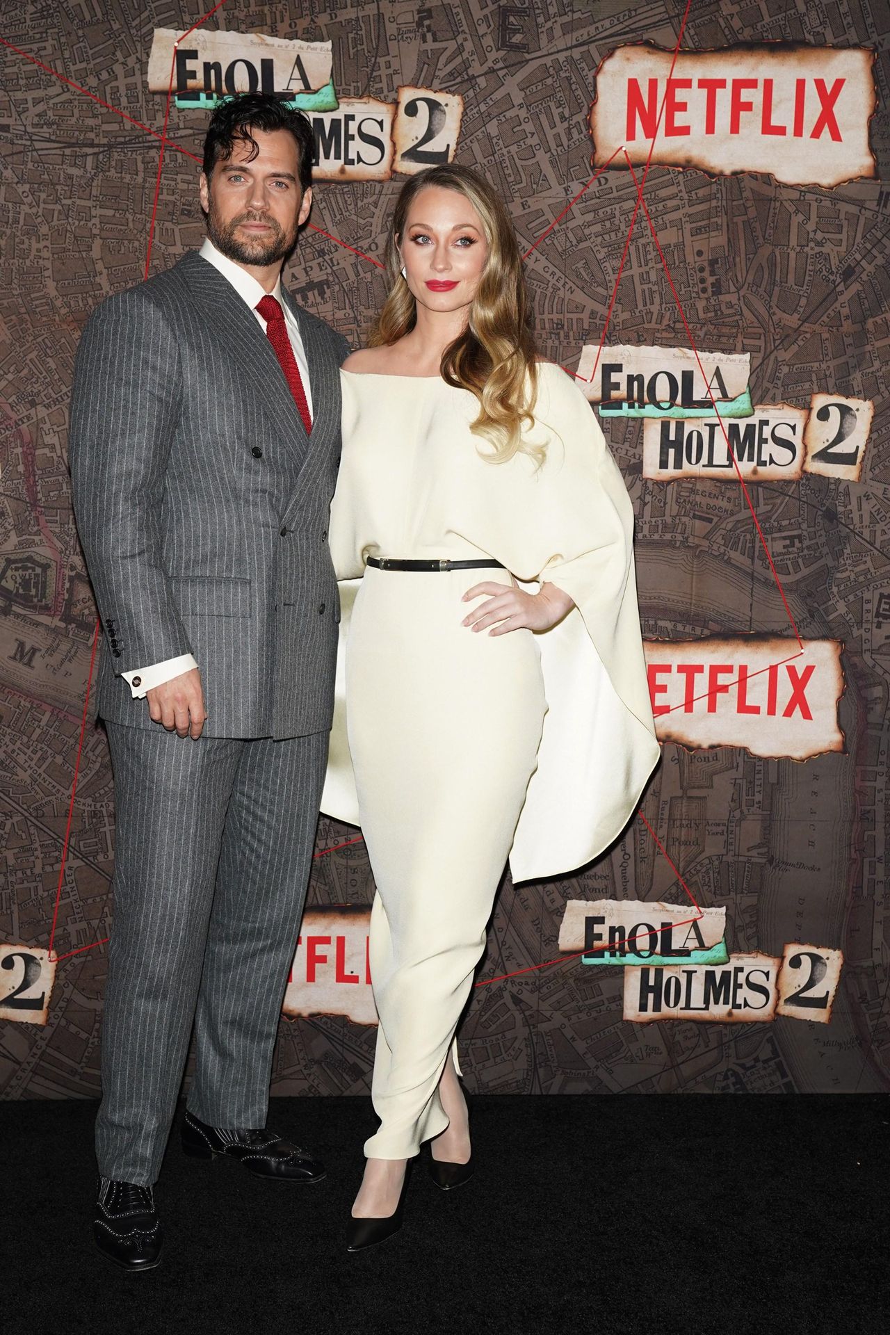 Un_nuovo_arrivo_in_famiglia_CwGHcRJCfg - Confidenze24 source:sheknows - Un nuovo arrivo in famiglia - Henry Cavill e Natalie Viscuso all'arrivo per la premiere di ENOLA HOLMES 2