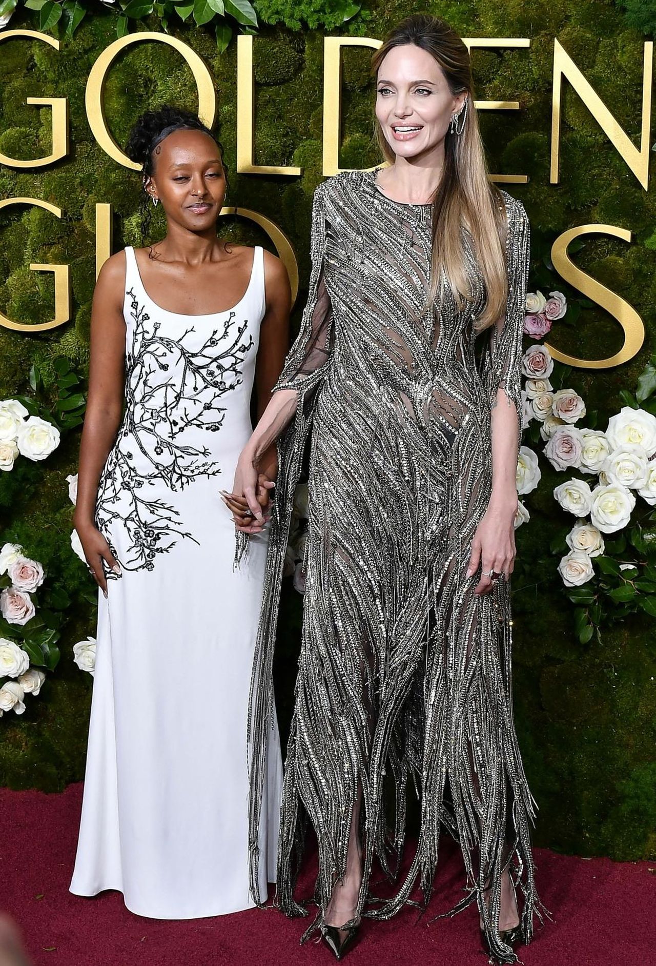 Un_red_carpet_da_sogno_per_Angelina_e_Zahara_8CDlwQX4Cr - Confidenze24 source:celebitchy - Un red carpet da sogno per Angelina e Zahara - Zahara Jolie ai Golden Globes 2025