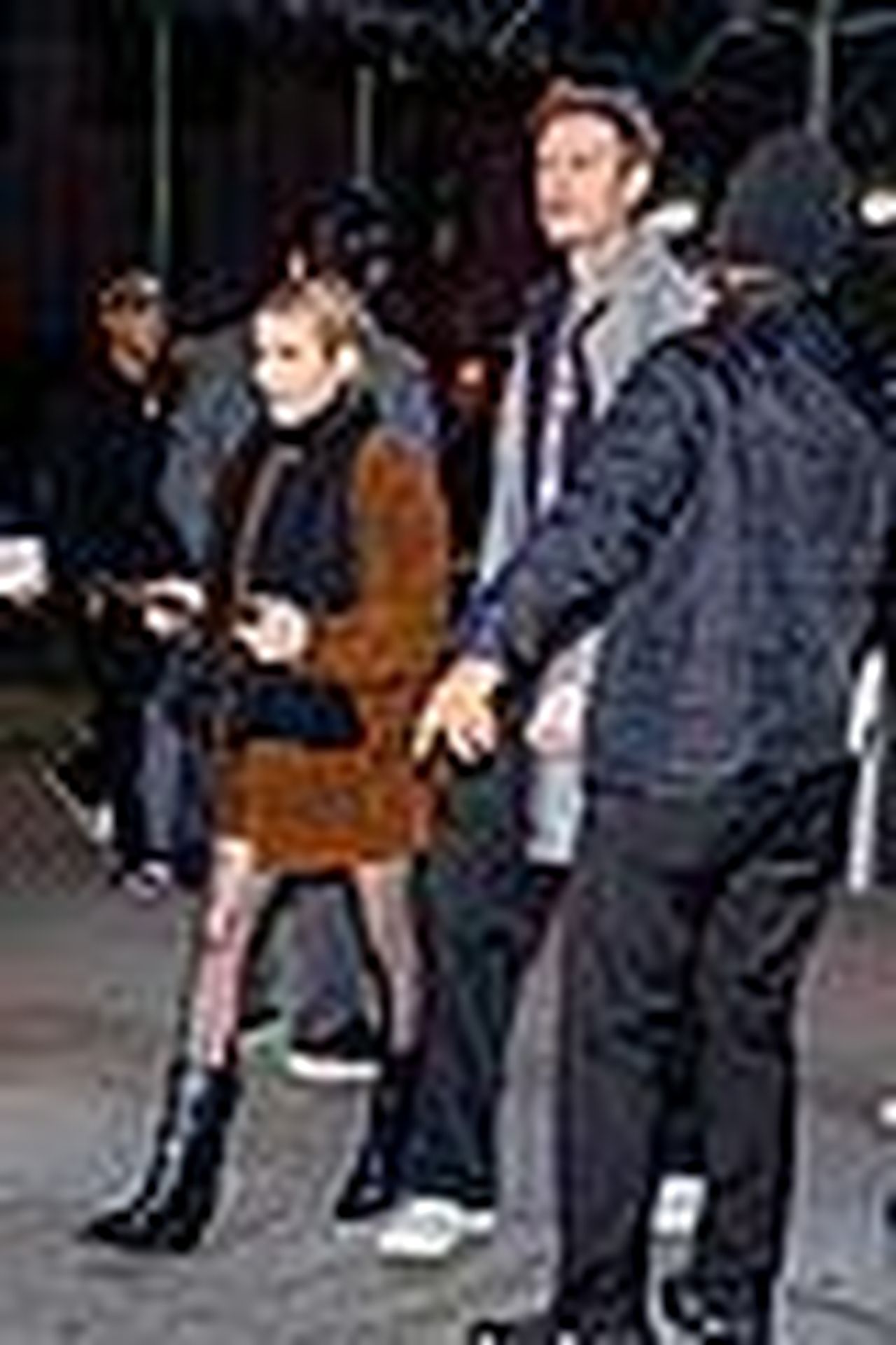 Una_serata_al_Madison_Square_Garden_fcDVw527jL - Confidenze24 source:justjared - Una serata al Madison Square Garden - Emma Roberts e Cody John al Madison Square Garden