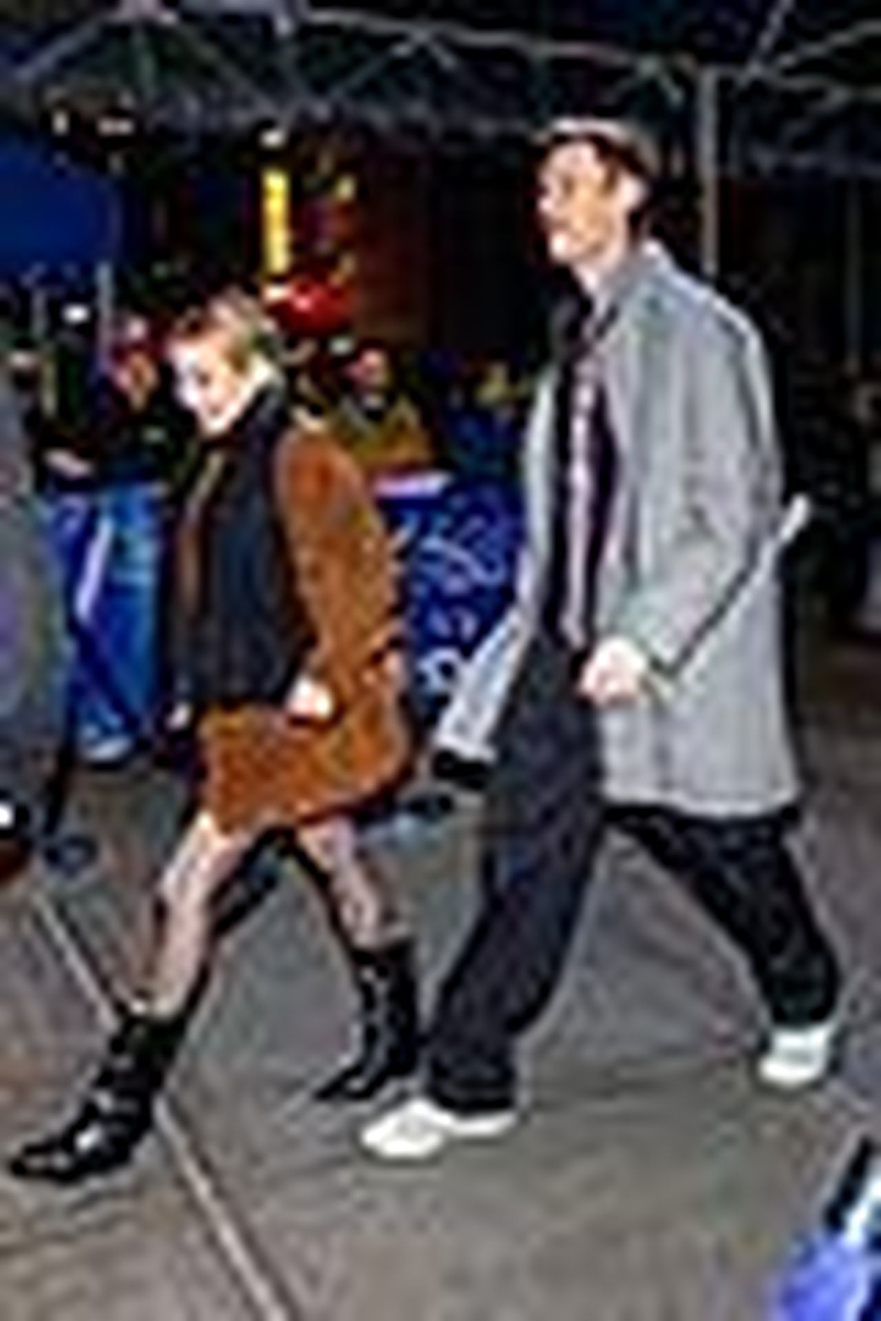 Una_serata_al_Madison_Square_Garden_wEPukXccaX - Confidenze24 source:justjared - Una serata al Madison Square Garden - Emma Roberts e Cody John al Madison Square Garden