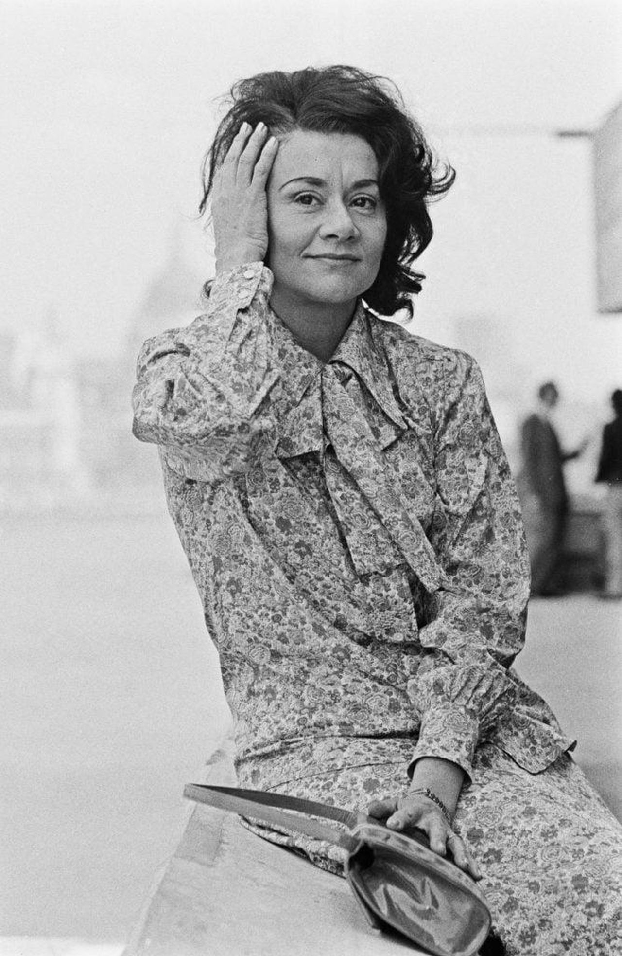 Una_vita_epica_9qCtOCPVwL - Confidenze24 source:thehollywoodgossip - Una vita epica - Joan Plowright al South Bank, Londra, 4 maggio 1973