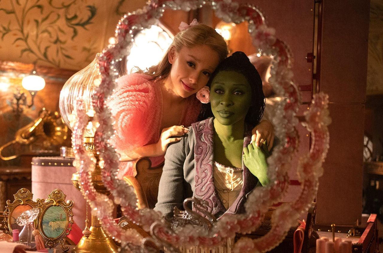 Wicked_continua_a_incassare_record_cjFe0YToM3 - Confidenze24 source:billboard - Wicked continua a incassare record - Ariana Grande e Cynthia Erivo in 'Wicked'