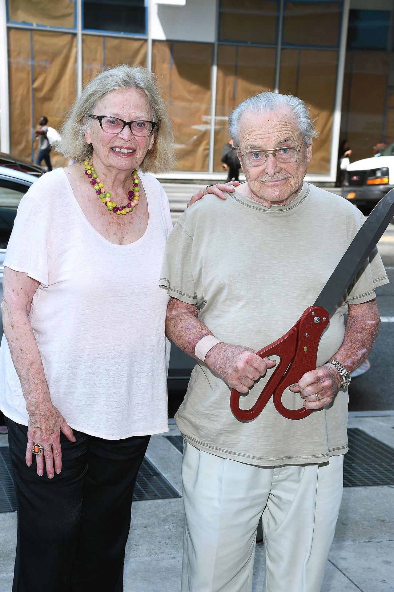 William_Daniels_e_Bonnie_Bartlett_7cKTpl4jq8 - Confidenze24 source:usmagazine - William Daniels e Bonnie Bartlett - William Daniels e Bonnie Bartlett