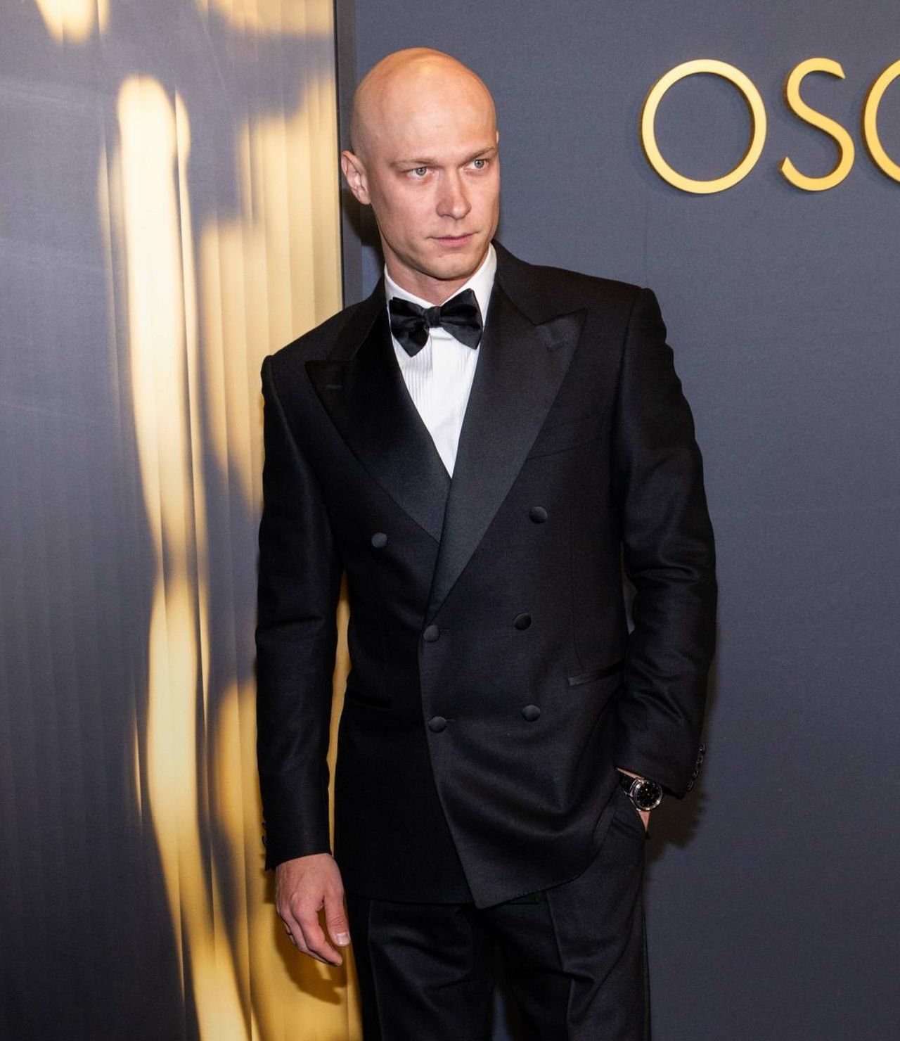 Yura_Borisov_e_il_suo_successo_agli_awards_gTTzdp6R11 - Confidenze24 source:celebitchy - Yura Borisov e il suo successo agli awards - Yura Borisov in Anora
