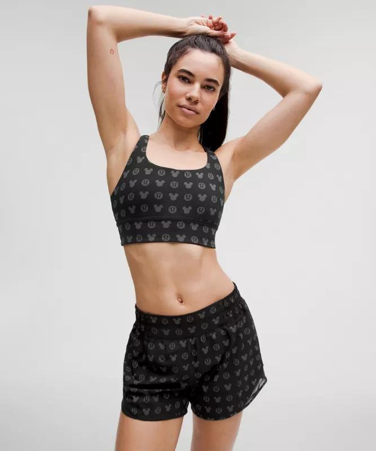 source:vipmagazine - lululemon x Disney Longline Bra – €68 - Reggiseno lungo lululemon x Disney