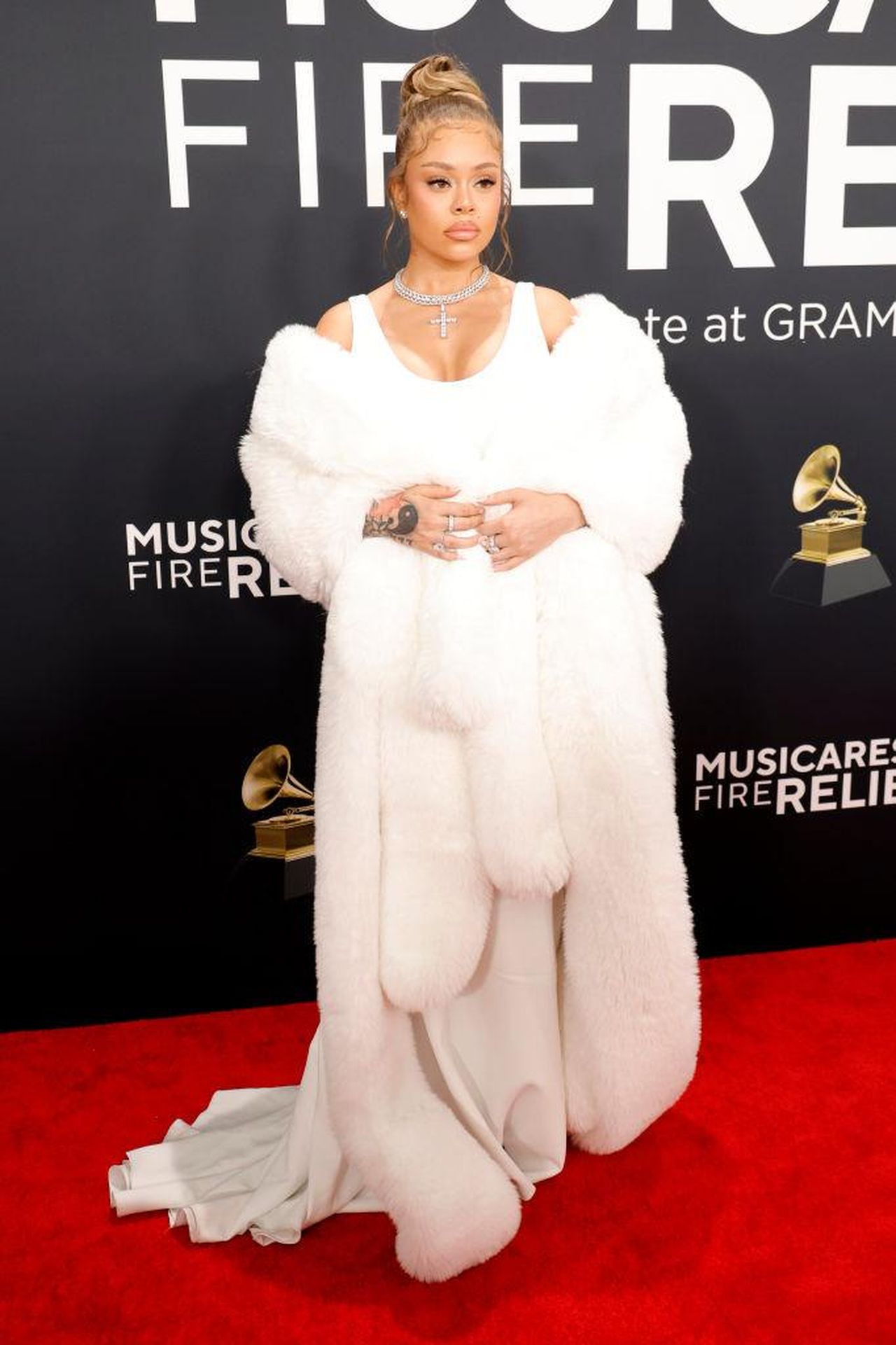 Chi_Ha_Sfoggiato_il_Look_Pi_Strepitoso_ai_Grammys_RNq09RRwx0 - Confidenze24 Chi Ha Sfoggiato il Look Più Strepitoso ai Grammys? - 67th GRAMMY Awards - Arrivals