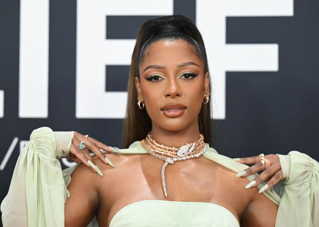 Chi_Ha_Sfoggiato_il_Look_Pi_Strepitoso_ai_Grammys_uZ6NG9Vym7 - Confidenze24 Chi Ha Sfoggiato il Look Più Strepitoso ai Grammys? - 67th GRAMMY Awards - Arrivals