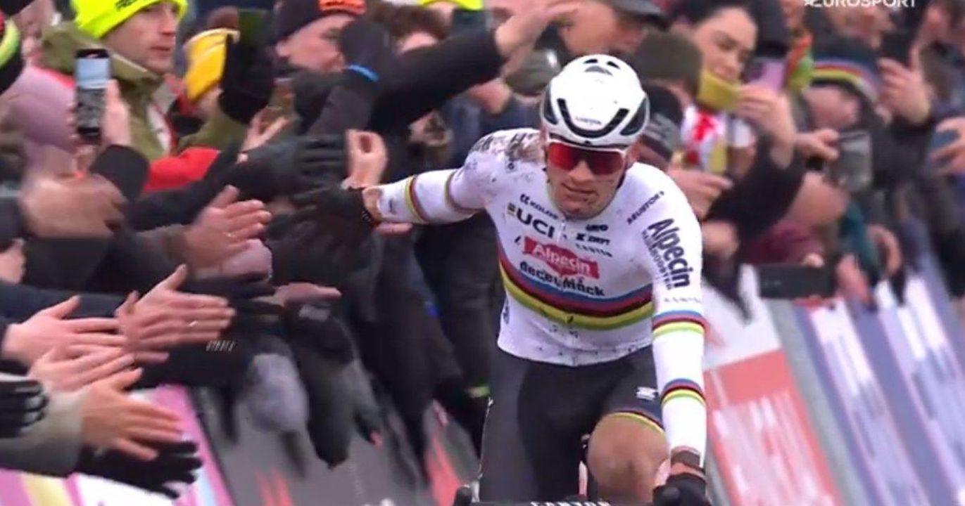 Ciclocross_conferme_iridate_per_Van_Empel_e_Del_Grosso_NCSZHXYM2U - Confidenze24 Ciclocross, conferme iridate per Van Empel e Del Grosso - Mathieu Van der Poel favorito dei mondiali di ciclocross