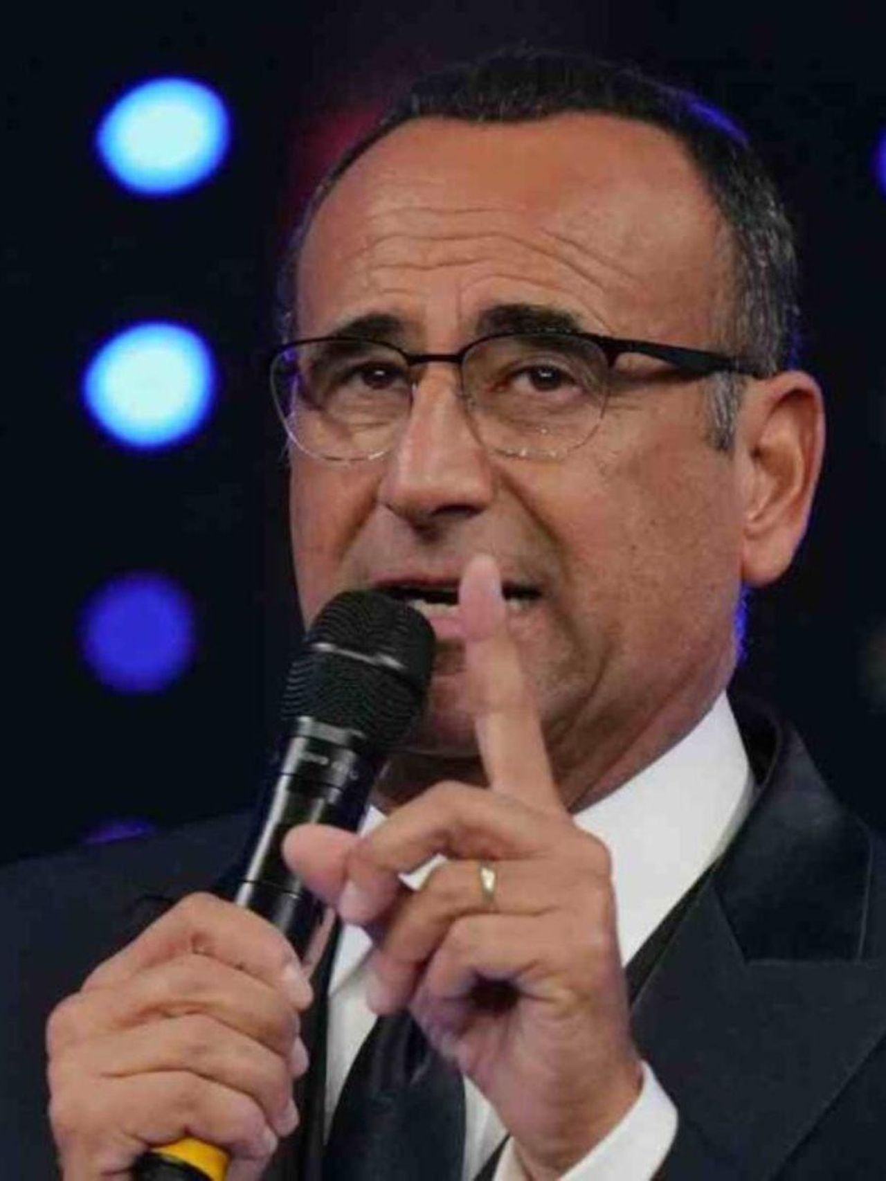 Festival_di_Sanremo_fermento_a_poche_ore_allinizio_della_kermesse_cSMVLKqhnQ - Confidenze24 Festival di Sanremo, fermento a poche ore all’inizio della kermesse - Carlo Conti, Festival di Sanremo 2025