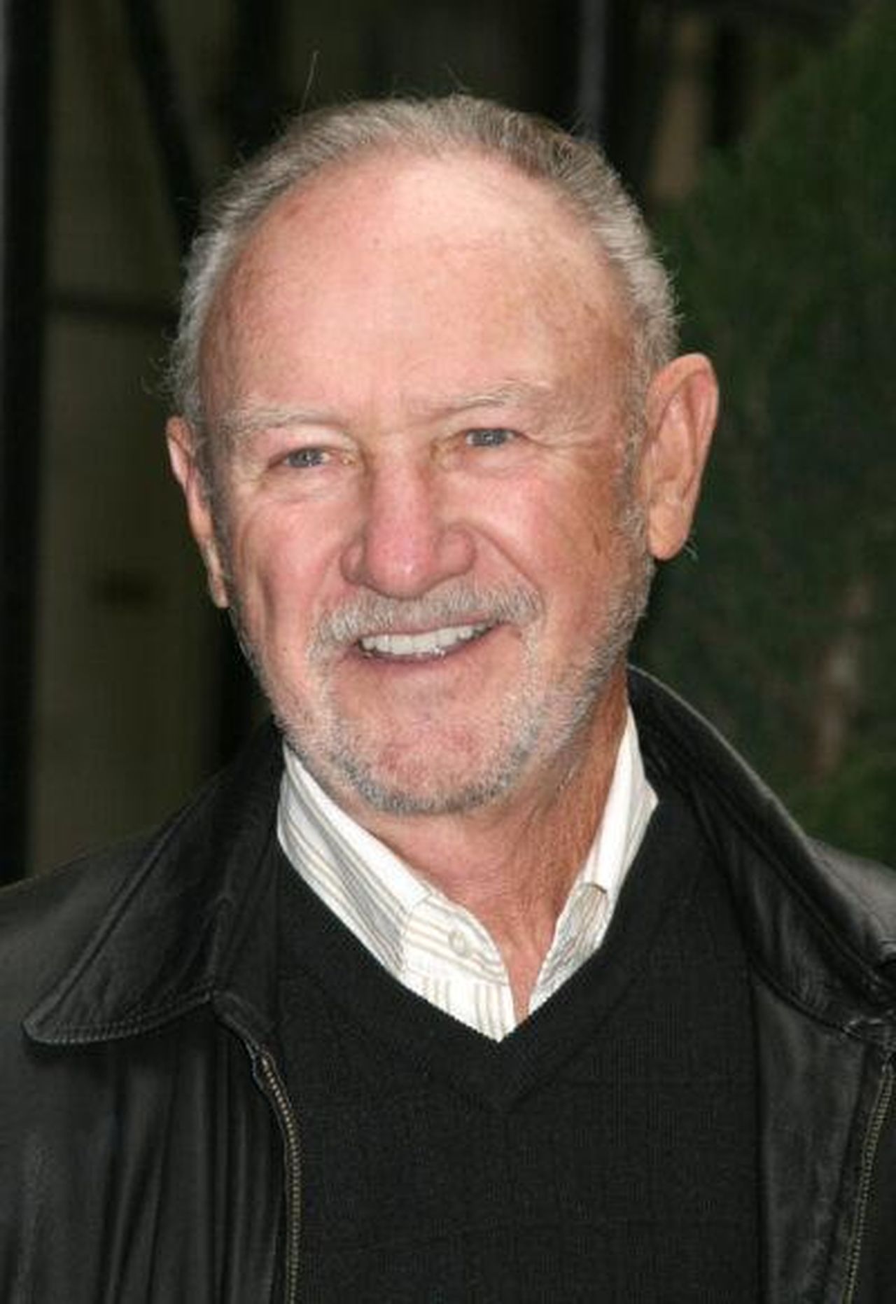 Gene_Hackman_e_la_moglie_trovati_morti_e_parzialmente_mummificati_anlDryrLTf - Confidenze24 Source: Cover Images - - L'attore Gene Hackman è morto all'età di 95 anni
