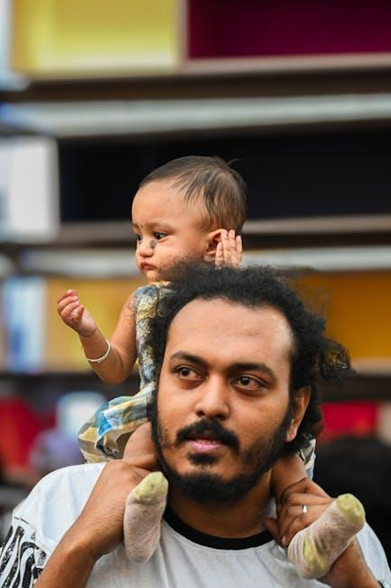 Il_dibattito_sui_baci_tra_genitori_e_figli_ubWx79zPj6 - Confidenze24 Source: Kolkatar Chobiwala - pexels -