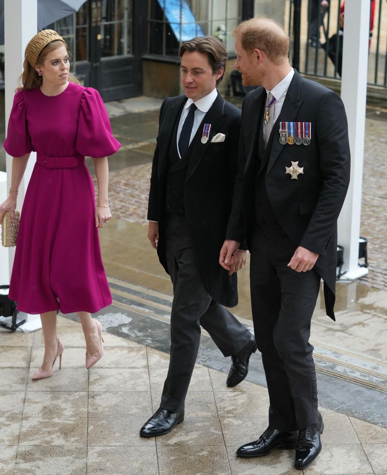 Il_legame_tra_Harry_e_le_cugine_York_aomkCbawvJ - Confidenze24 Il legame tra Harry e le cugine York - Prince Harry con Princess Beatrice e Princess Eugenie