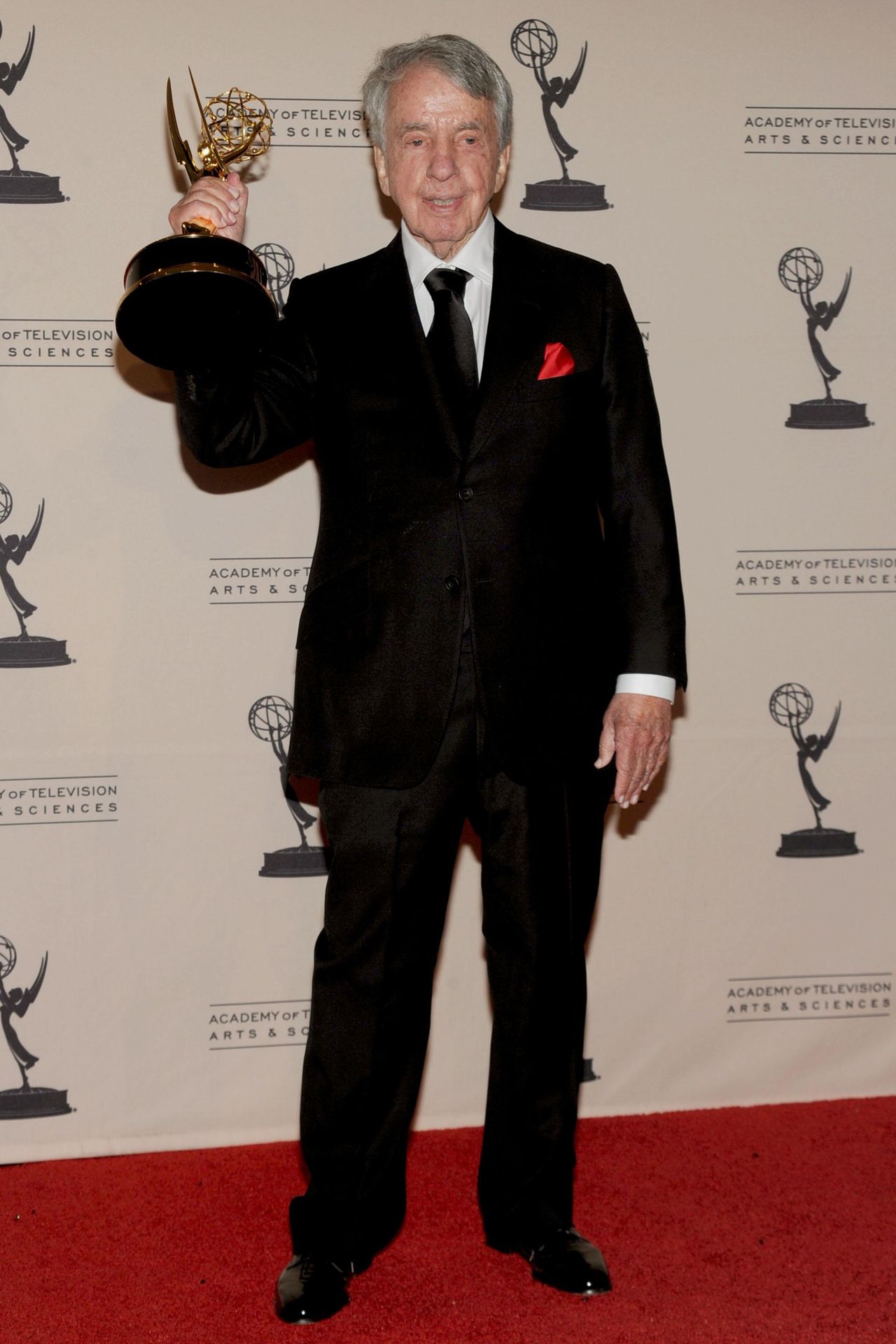 Il_successo_di_Brokaw_nellindustria_4juXD7p5Cb - Confidenze24 Source: Frazer Harrison/Getty Images - - Norman Brokaw: Agente di talento responsabile per le storie d'amore di Hollywood