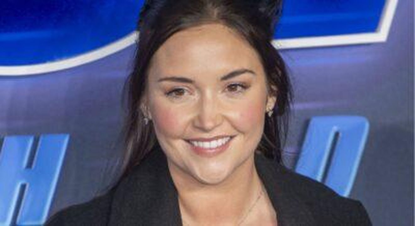 Jacqueline_Jossa_critica_In_The_Style_j50T9bTMI7 - Confidenze24 Source: CelebrityPhotosUK/ Cover Images - - Jacqueline Jossa sorridente