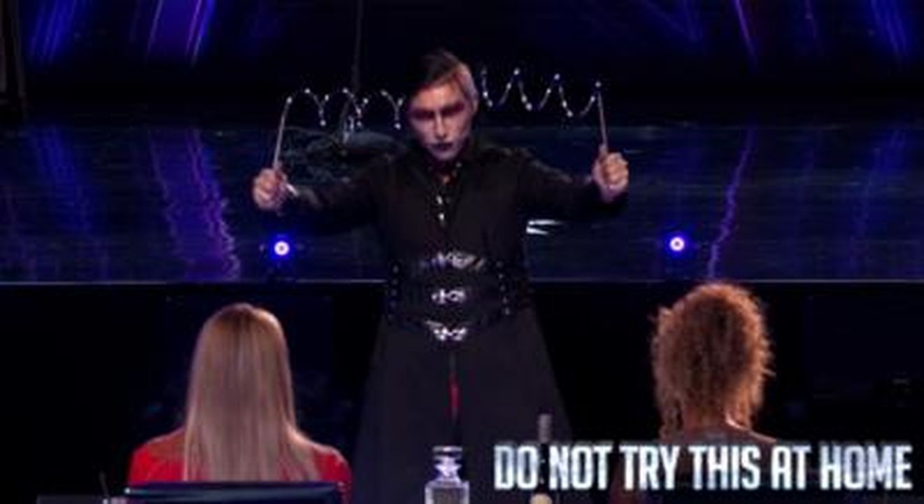 Le_performance_orribili_di_Auzy_Blood_in_foto_da_BGT_stasera_YH6oe9erqC - Confidenze24 Source: ITV - - BGT performer Auzy Blood
