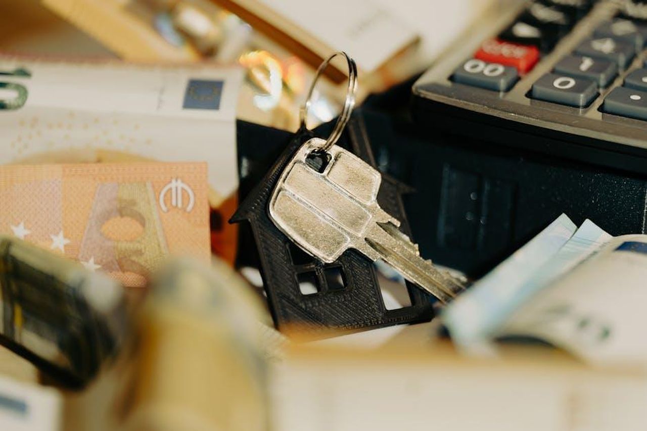 Lha_gi_fatto_in_passato_6ejI7kuhS5 - Confidenze24 Source: Jakub Zerdzicki - pexels -