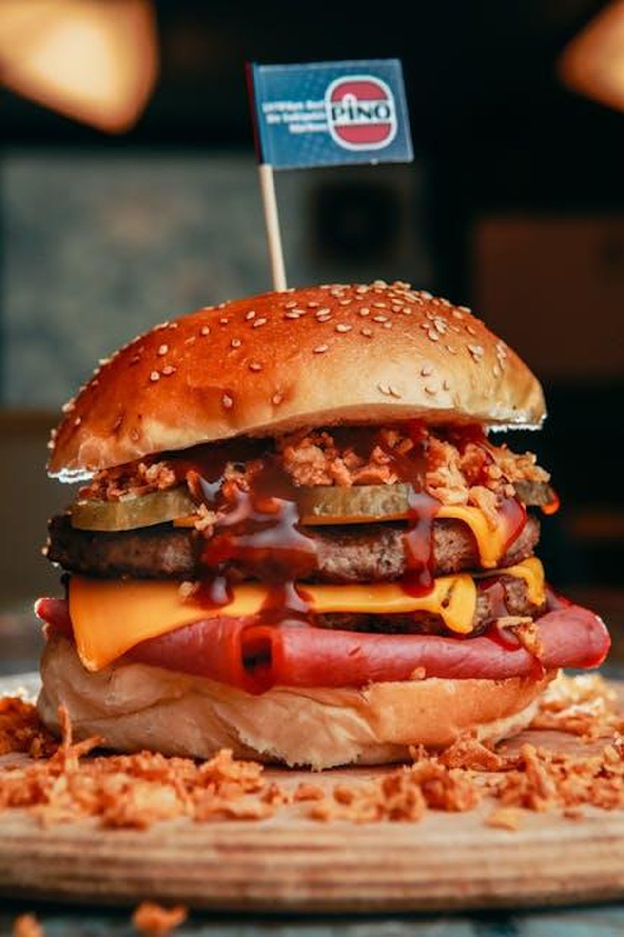 Limportanza_di_Pino_Daniele_per_Napoli_LMGVV4jdMl - Confidenze24 Source: Taha Samet Arslan - pexels - Delicious loaded burger with bacon, cheese, and crispy onions for food lovers.