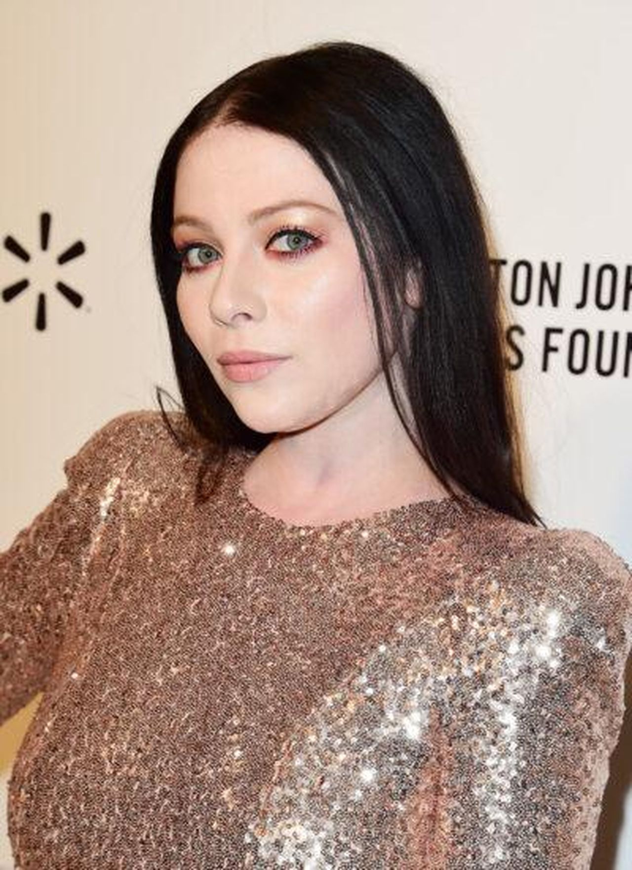 Michelle_Trachtenberg_uldpeN7rGT - Confidenze24 Source: Cover Images - - Michelle Trachtenberg in un abito dorato
