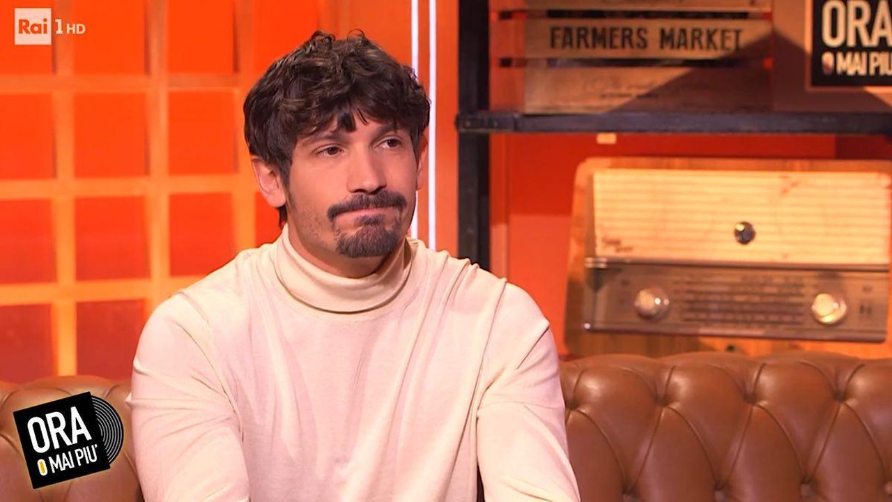 Pierdavide_Carone_Non__bello_dire_a_una_collega_che_la_canzone__brutta_6pmYDg2ZKm - Confidenze24 Pierdavide Carone: “Non è bello dire a una collega che la canzone è brutta” - Foto Pierdavide Carone Ora o mai più 2025