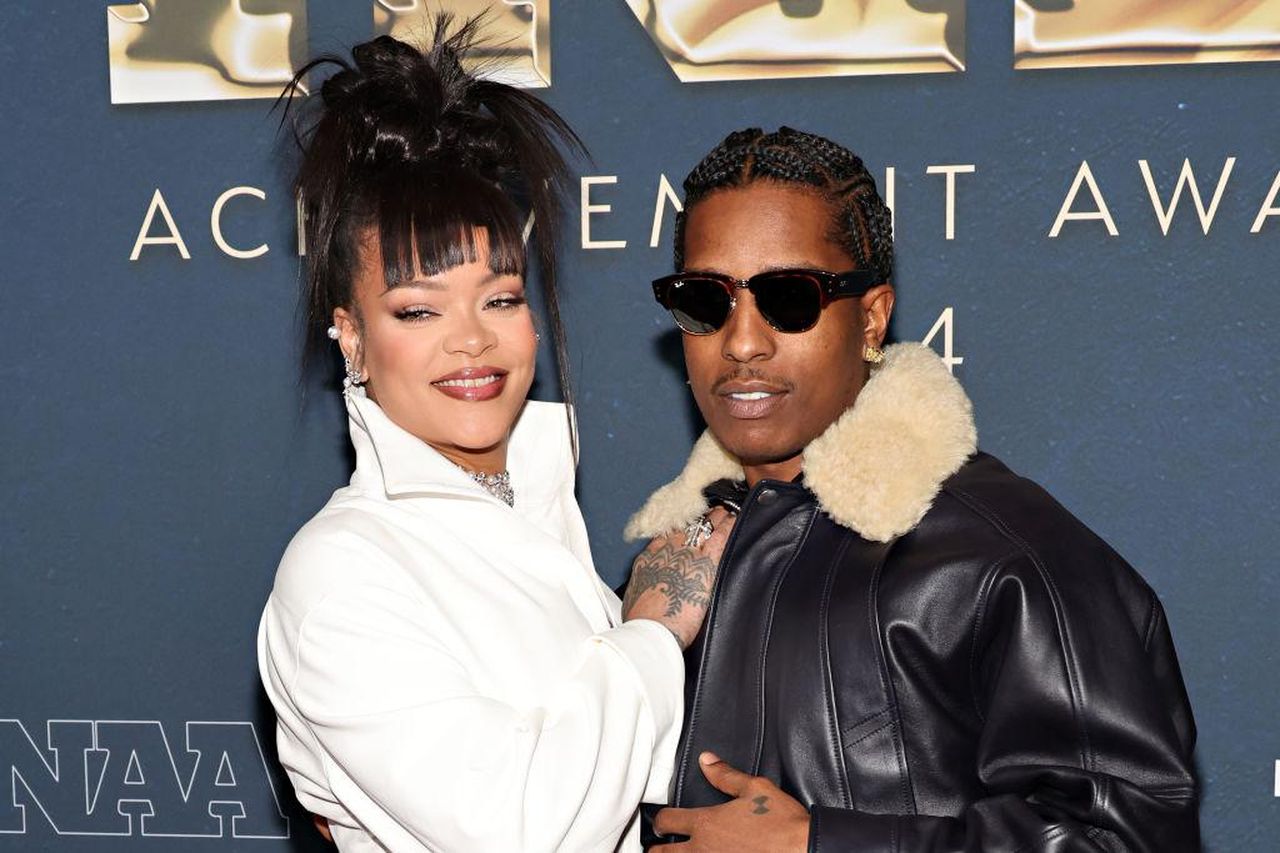 Rihanna_in_Tribunale_per_AAP_Rocky_qRc2KCv6IT - Confidenze24 Rihanna in Tribunale per A$AP Rocky - Rihanna e A$AP Rocky ai Footwear News Achievement Awards