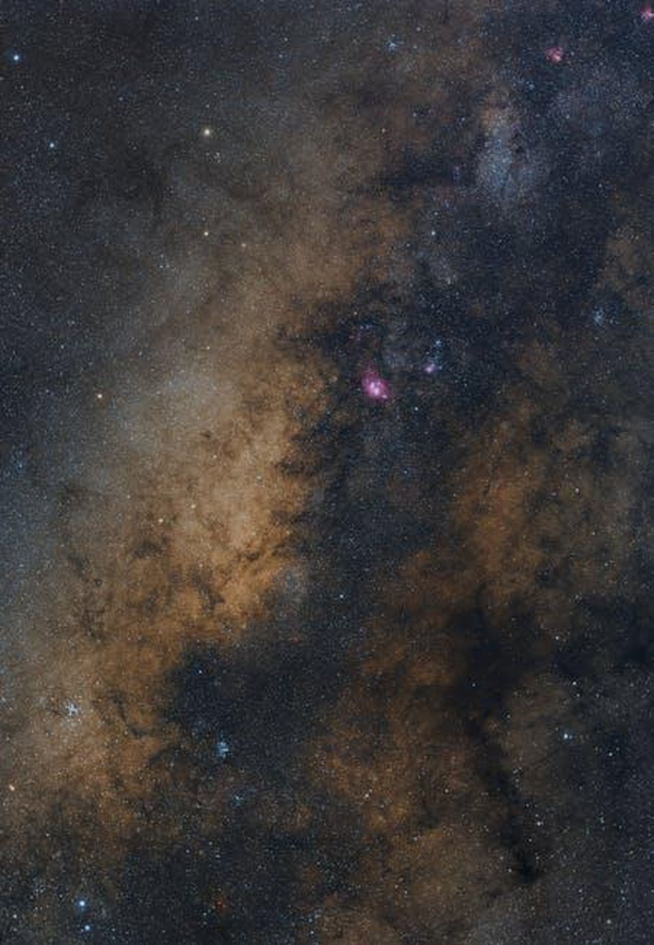 Sagittario__Lavventura_spinge_verso_nuovi_orizzonti_EPrIukfy7b - Confidenze24 Source: Daniel Schek - pexels - Stunning view of Milky Way galaxy showcasing colorful nebulas amidst countless stars.