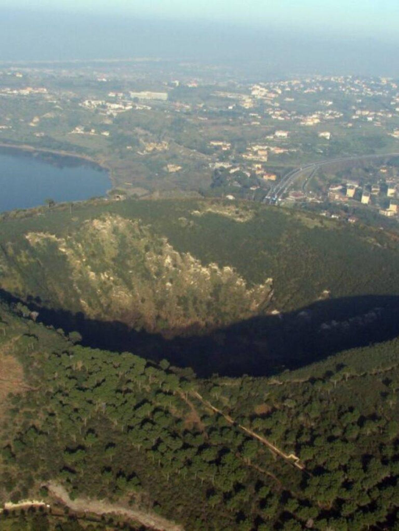 Terremoto_ai_Campi_Flegrei_oggi_due_scosse_nella_notte_XvSvqGsms9 - Confidenze24 Terremoto ai Campi Flegrei oggi, due scosse nella notte - terremoto campi flegrei vulcano