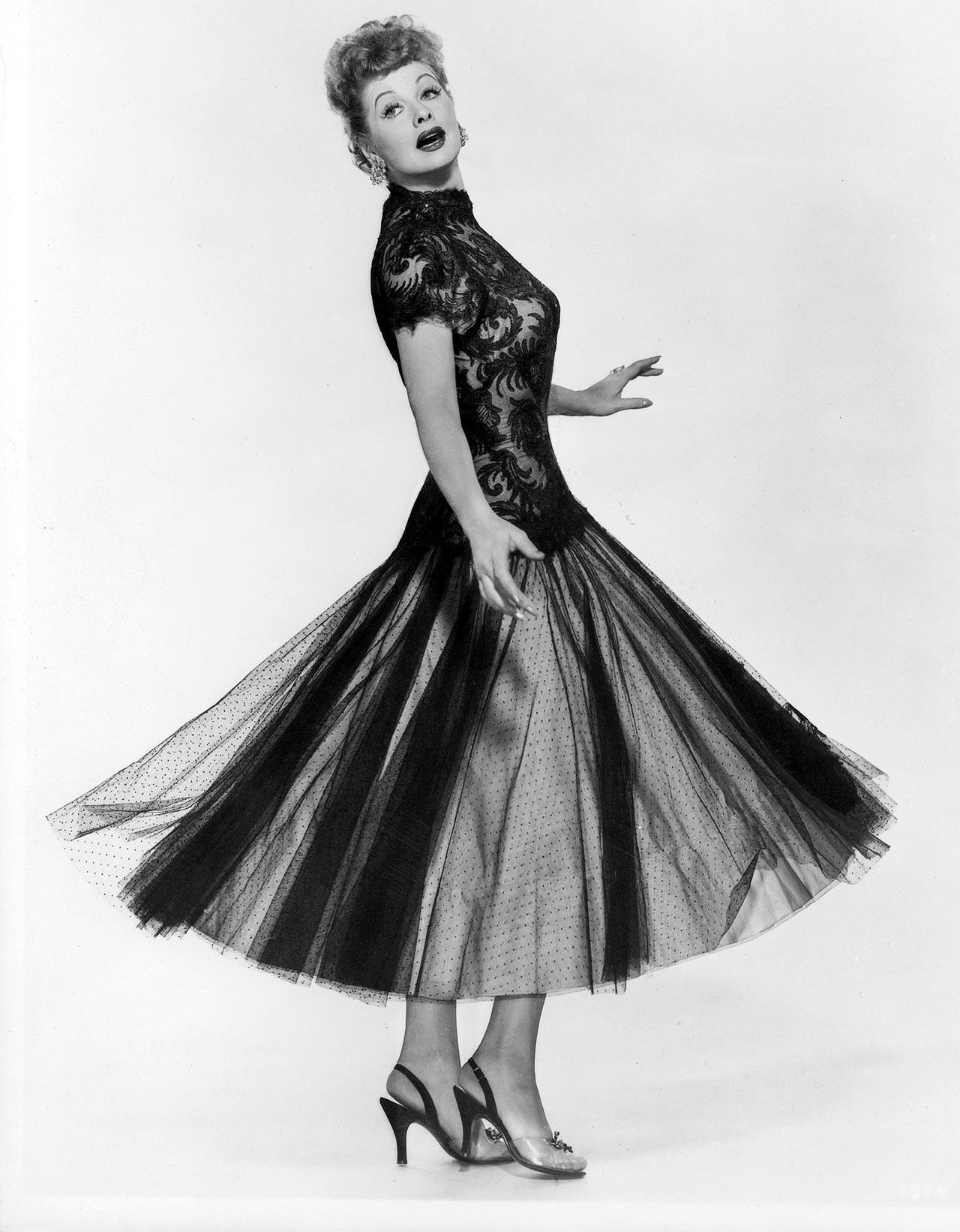 1956_Collaborazioni_con_Designer_Famosi_fgzSrWAo0Z - Confidenze24 Source: Metro-Goldwyn-Mayer/Getty Images - - Lucille Ball nel 1956