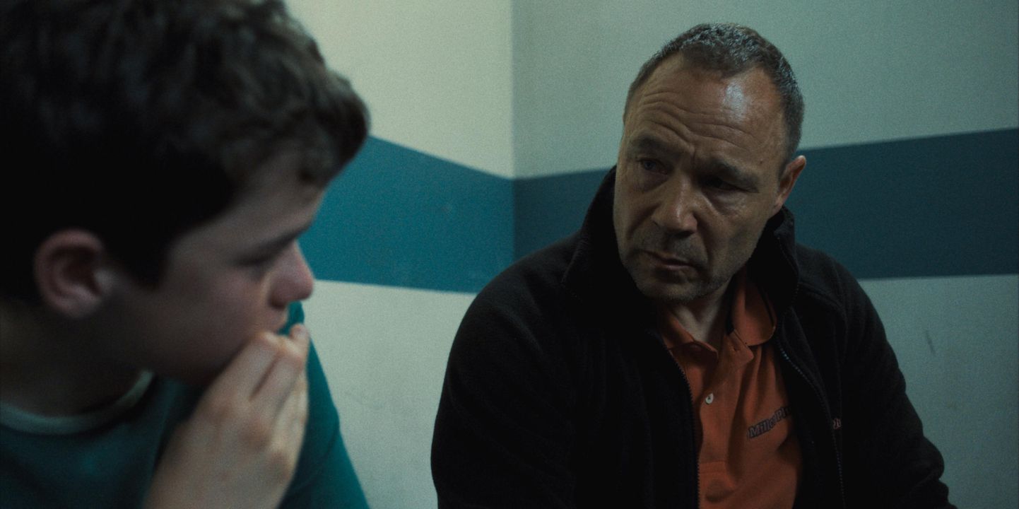 _Adolescence_una_storia_vera_EeqH6VXiea - Confidenze24 Source: Courtesy of Netflix - Netflix - Owen Cooper e Stephen Graham in Adolescence