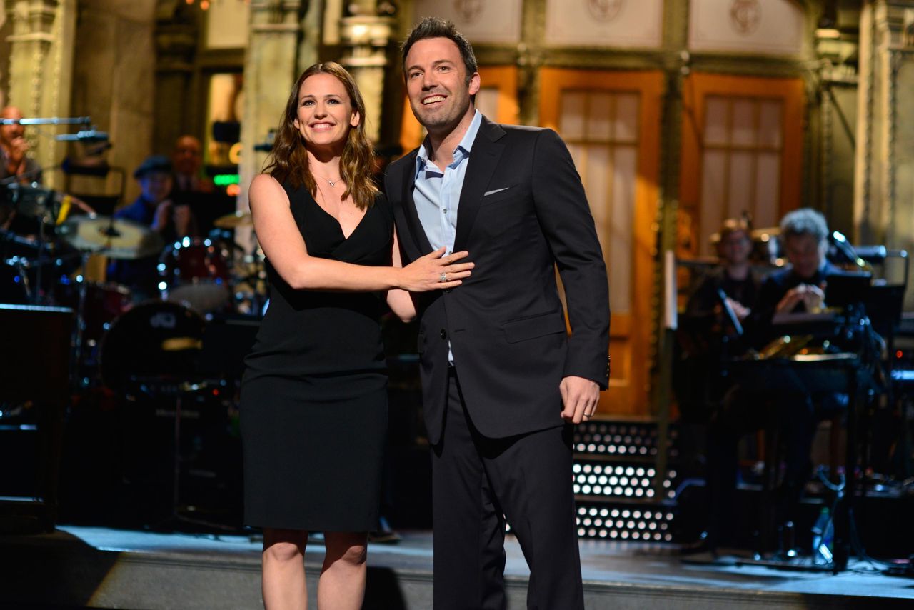 Affleck_e_il_regalo_costoso_di_Samuel_BEO8MZ0RrU - Confidenze24 Source: Dana Edelson / © NBC / Courtesy: Everett Collection - NBC - Ben Affleck e Jennifer Garner