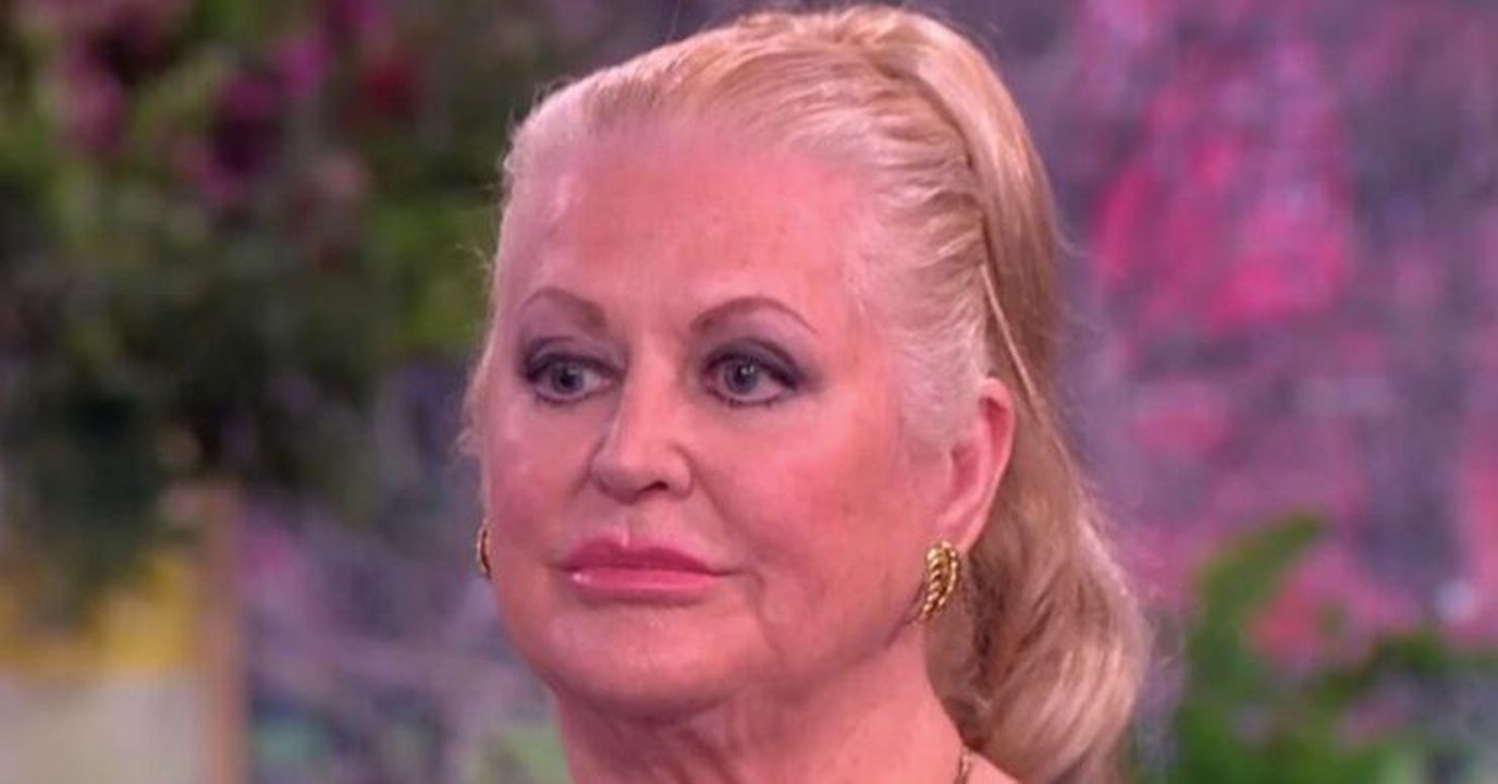 Aggiornamenti_sulla_salute_di_Kim_Woodburn_6MxlWN3oUM - Confidenze24 Aggiornamenti sulla salute di Kim Woodburn Kim Woodburn su This Morning
