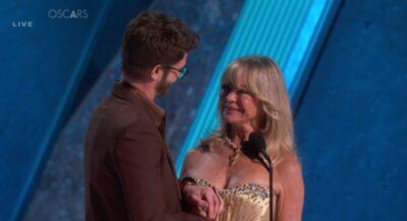 Aggiornamento_sulla_salute_di_Goldie_Hawn_agli_Oscar_2025_9NosUGUIgf - Confidenze24 Source: ITV - - Goldie Hawn sorride