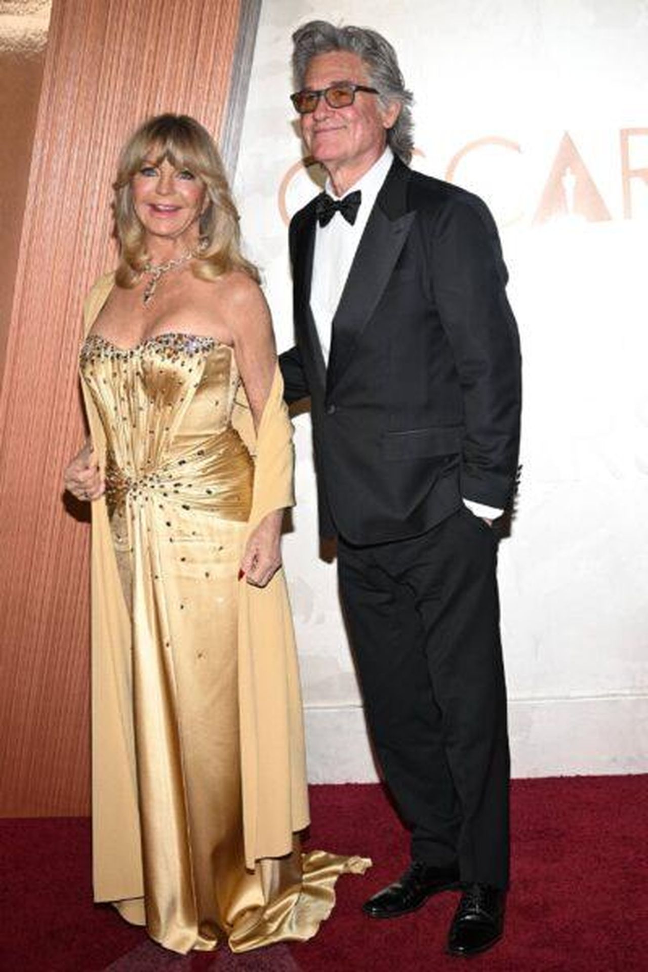 Aggiornamento_sulla_salute_di_Goldie_Hawn_agli_Oscar_2025_CIXLlYynB7 - Confidenze24 Source: Cover Images - - Goldie Hawn posa per foto con Kurt Russell